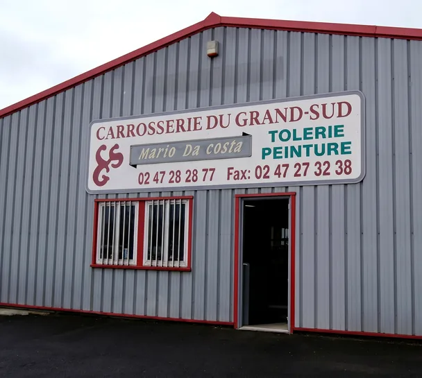 Façade de l’atelier de la Carrosserie du Grand Sud à Chambray-lès-Tours
