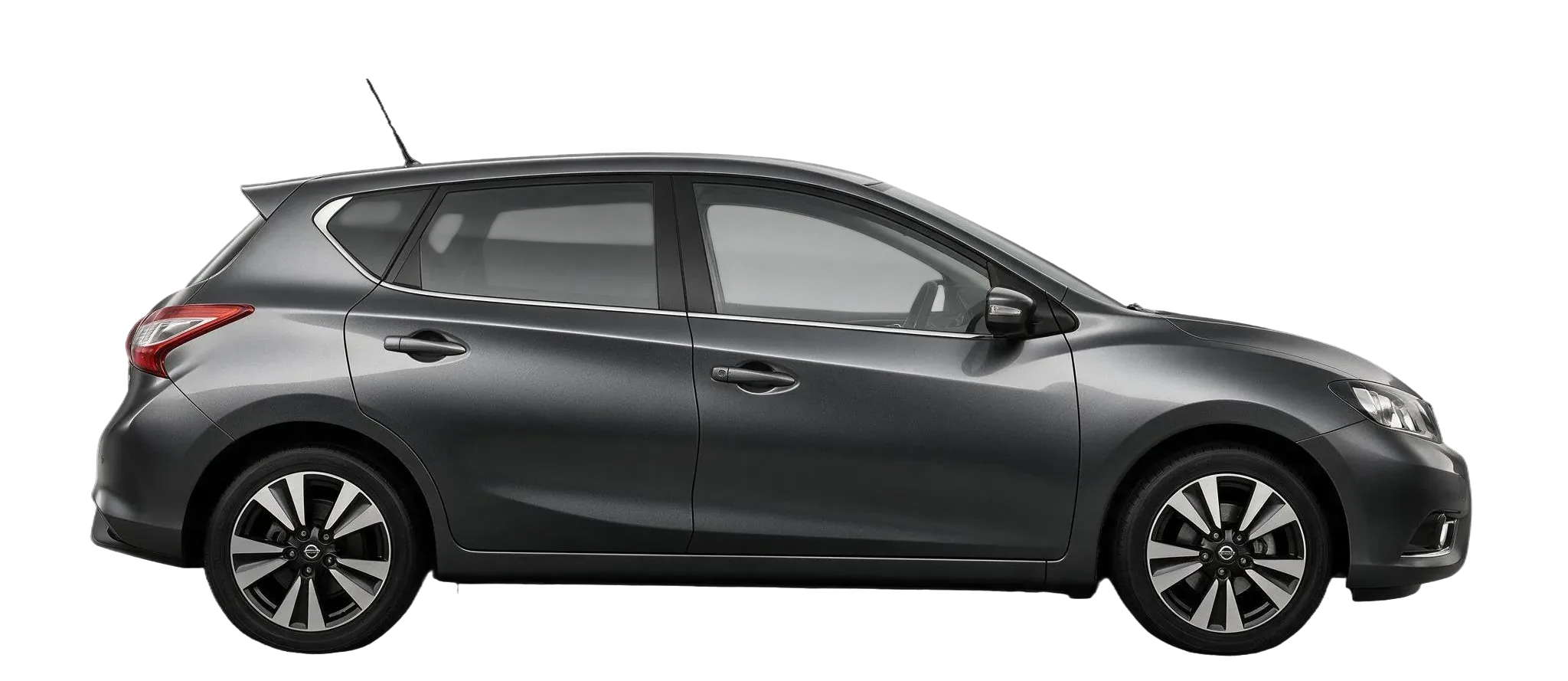 La même voiture grise remise à neuf après la réparation de carrosserie